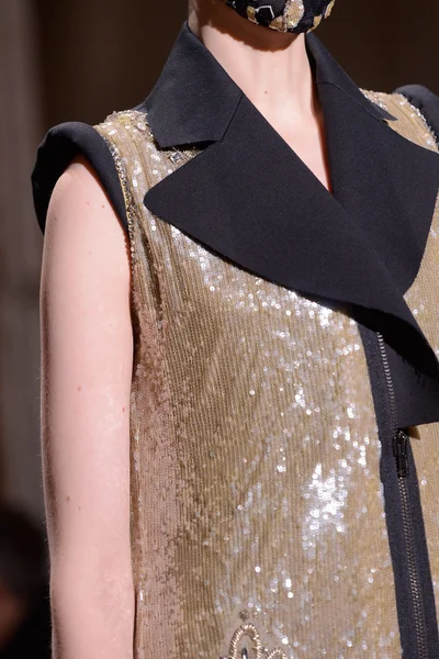 Look 30